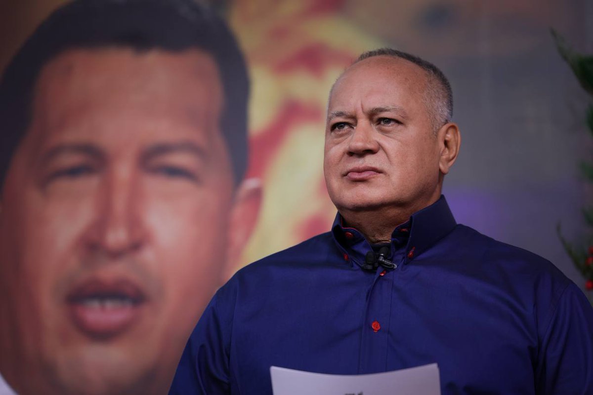 Con el Mazo Dando (@conelmazodando) on Twitter photo #EnVivo <a href="/dcabellor/">Diosdado Cabello R</a>: La verdad de Siria no va a salir en Fox, CNN, ni en internet. Están censurando todo.
#El10JuroConMaduro #EnVivo <a href="/dcabellor/">Diosdado Cabello R</a>: La verdad de Siria no va a salir en Fox, CNN, ni en internet. Están censurando todo.
#El10JuroConMaduro