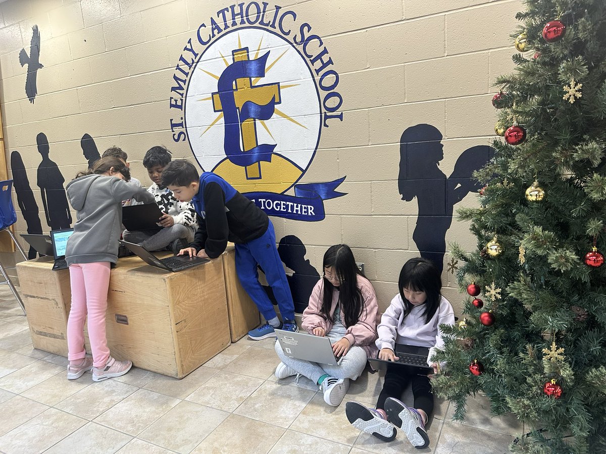 MrsCiampaClass's tweet image. We spent time with our grade 5 buddies today doing an hour of code - Christmas style for #CSEdWeek #ocsbCodes @StEmilyOCSB