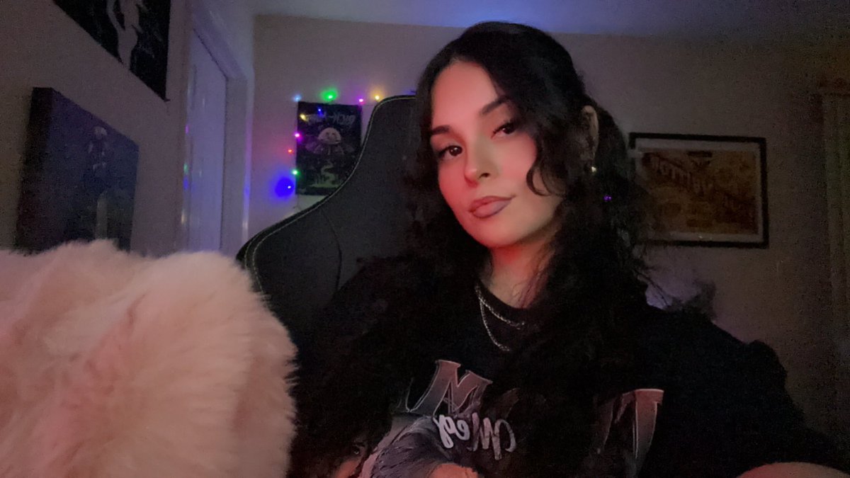🖤LIVE

sky daddy tonight🚀 

twitch.com/kingkathytv