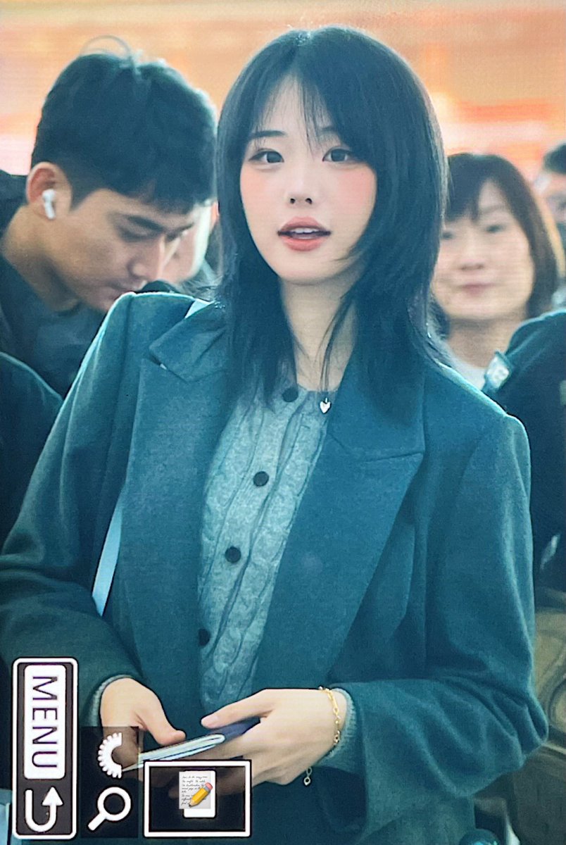 📝 2024년 12월 12일
오늘 약간 어른냥😼
#QWER #HINA #히나 https://t.co/sscltnPTOt