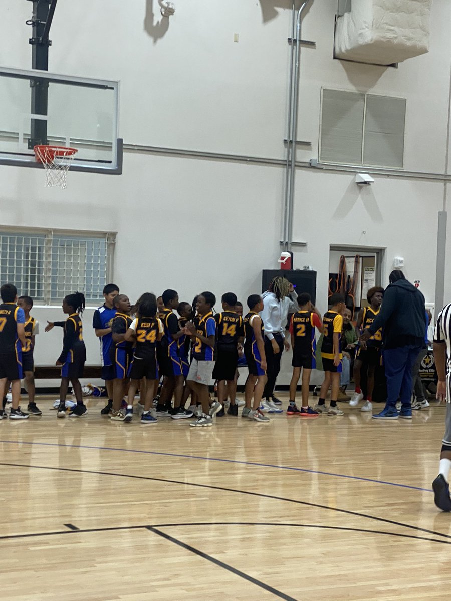 mcgowen_eshisd's tweet photo. We did it again McGowen family! Congratulations to our basketball team for winning against Felix Cook Elementary School. 🍯🐝 https://t.co/ZrYZQ4nMmD