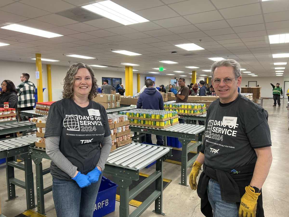 TPxComm's tweet image. Last week, our Los Angeles team, assembled food kits to support over 29,000 low-income seniors, women with infants, and children. Thank you for contributing to our #DaysOfService. #WeAreTPx