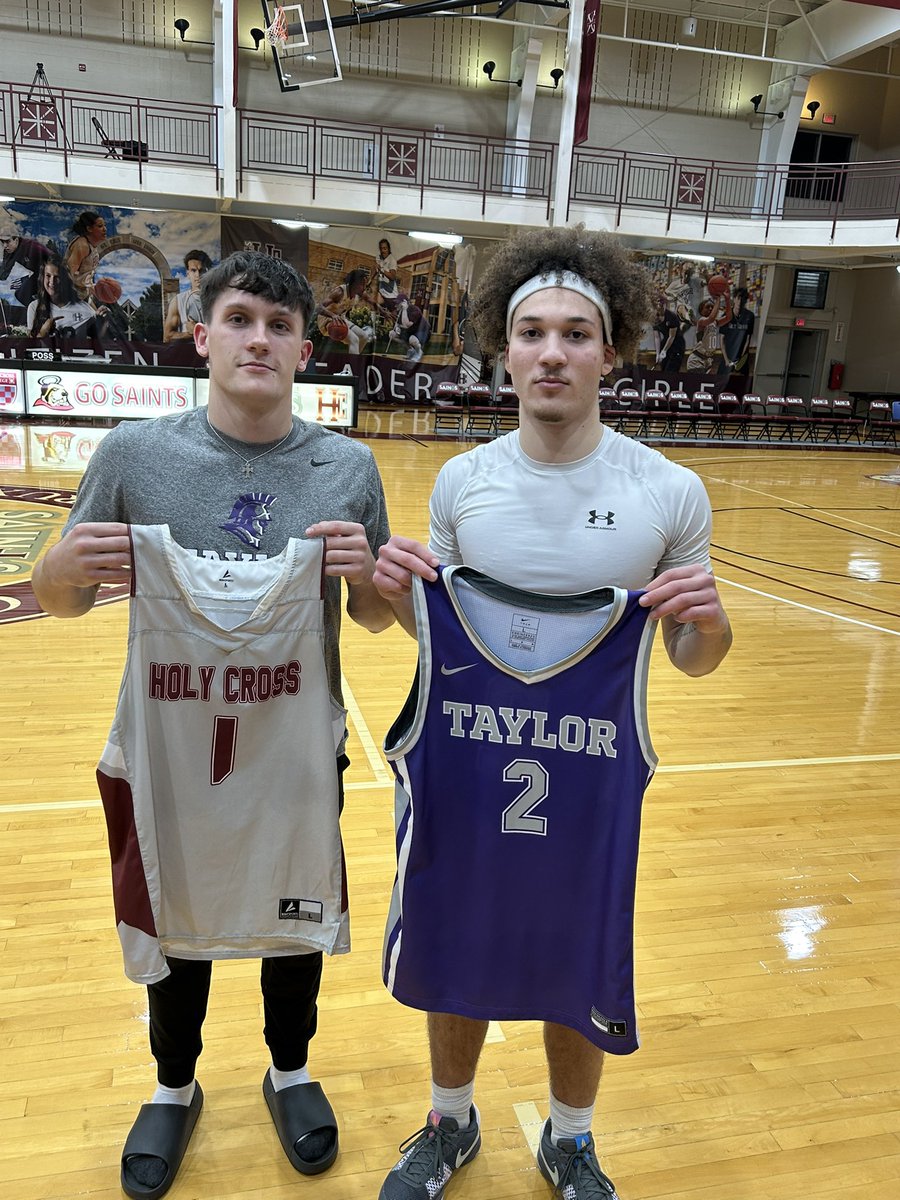 KenRoseman1's tweet photo. Really was cool @AJRos3man & @jullom_24 with the jersey exchange at the end of the game tonight. Also was nice having @ethanroseman1 , @dejuanecholes, @srstjohn24 @justinWullom & @CarterStJohn2 here in attendance. ๐ค#TeamFuture https://t.co/L1bKYtoO7q