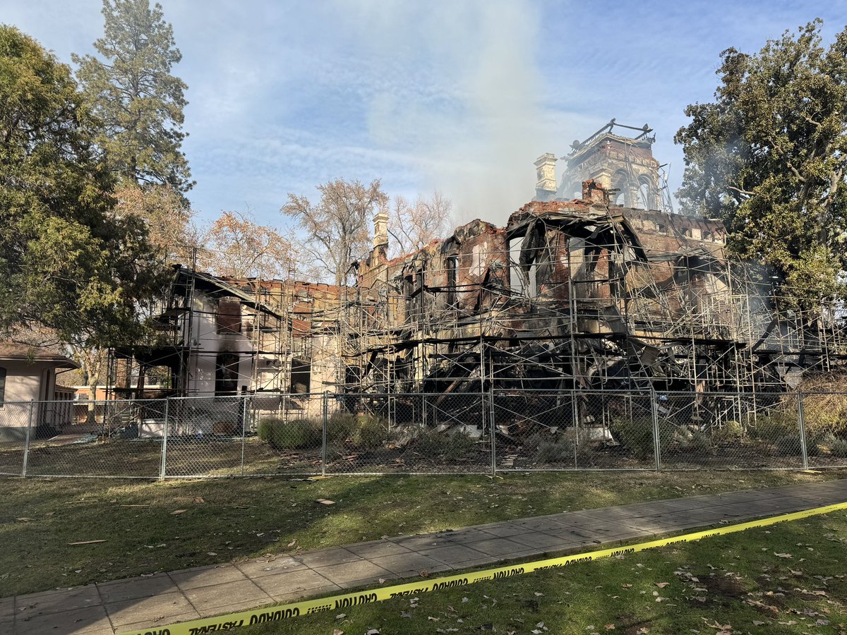 Devastated to share that Chico’s jewel, Bidwell Mansion (aka #POTA US-3409), was destroyed by fire this AM. Cut my #CW teeth at this lovely park adjacent to work at Chico State. Tnx to the hunters for nearly 1500 QSOs over 62 activations. Incredible NorCal history, lost forever…