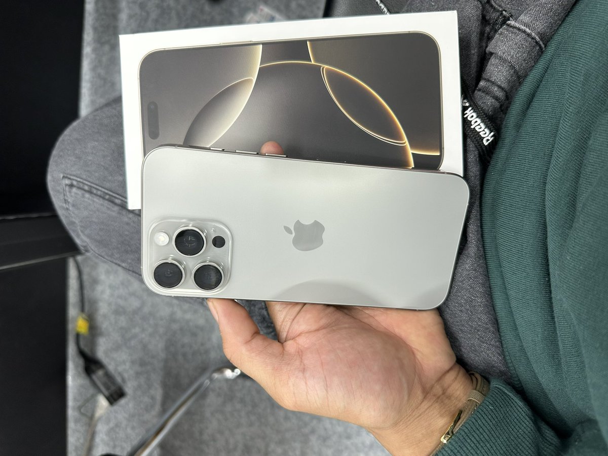 adonisraki's tweet photo. Quality iphone 16PM 😍 with Js . Balagbag talaga https://t.co/2xAogxWVjj
