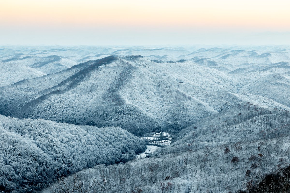CrisRitchiePics's tweet image. This evening from the mountain.