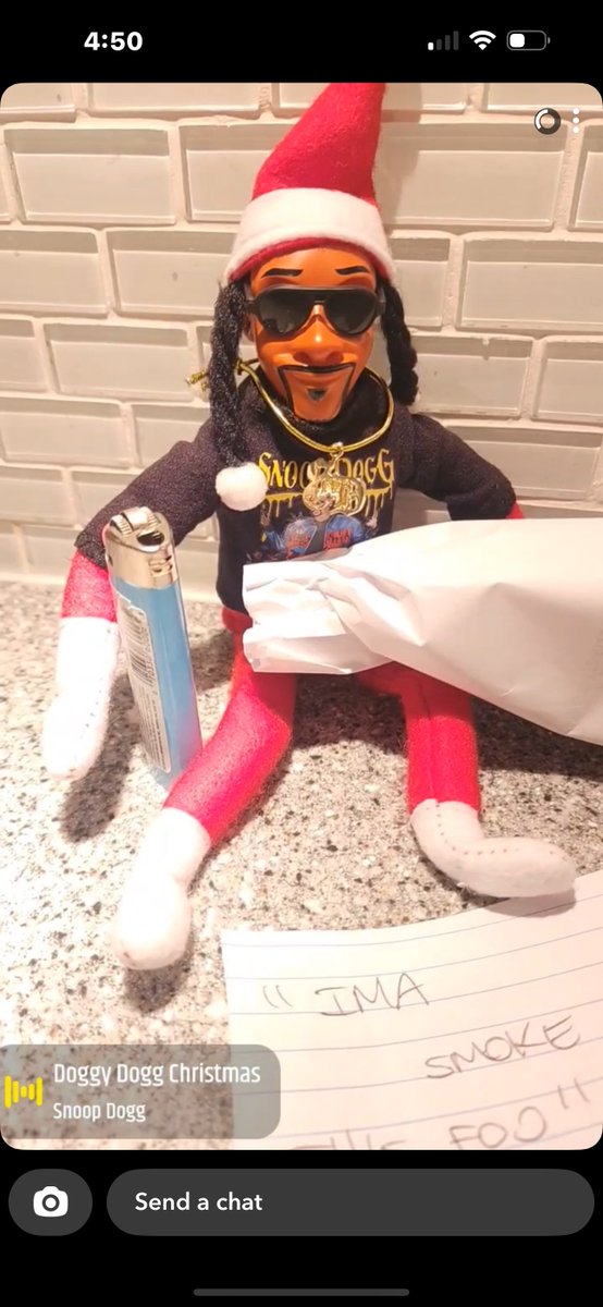 SherryElls's tweet image. #SnoopDogg #ElfOnTheShelf #Snooponastoop #joint #smokingbuddy 🫢😂🤣😂
#Christmas2024 #MerryChristmas