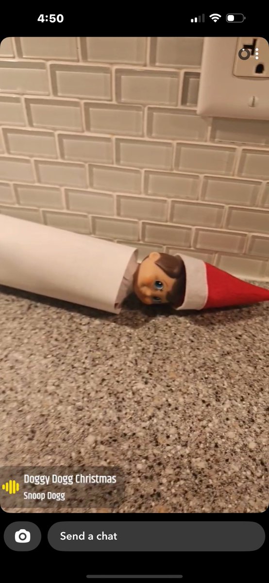 SherryElls's tweet image. #SnoopDogg #ElfOnTheShelf #Snooponastoop #joint #smokingbuddy 🫢😂🤣😂
#Christmas2024 #MerryChristmas