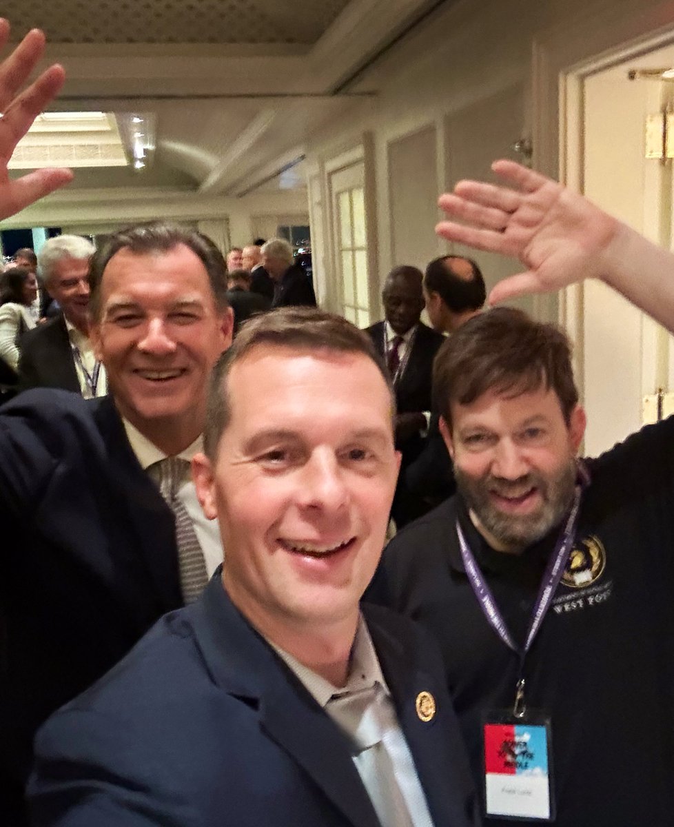 FrankLuntz's tweet image. Two of my favorite congressmen celebrating American democracy. 🇺🇸