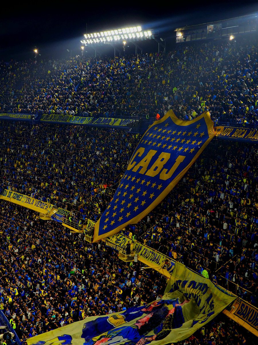 RIQUELMEARDO's tweet photo. 12/12 Feliz día a todos los hinchas de BOCA https://t.co/TUiGxaNH0m