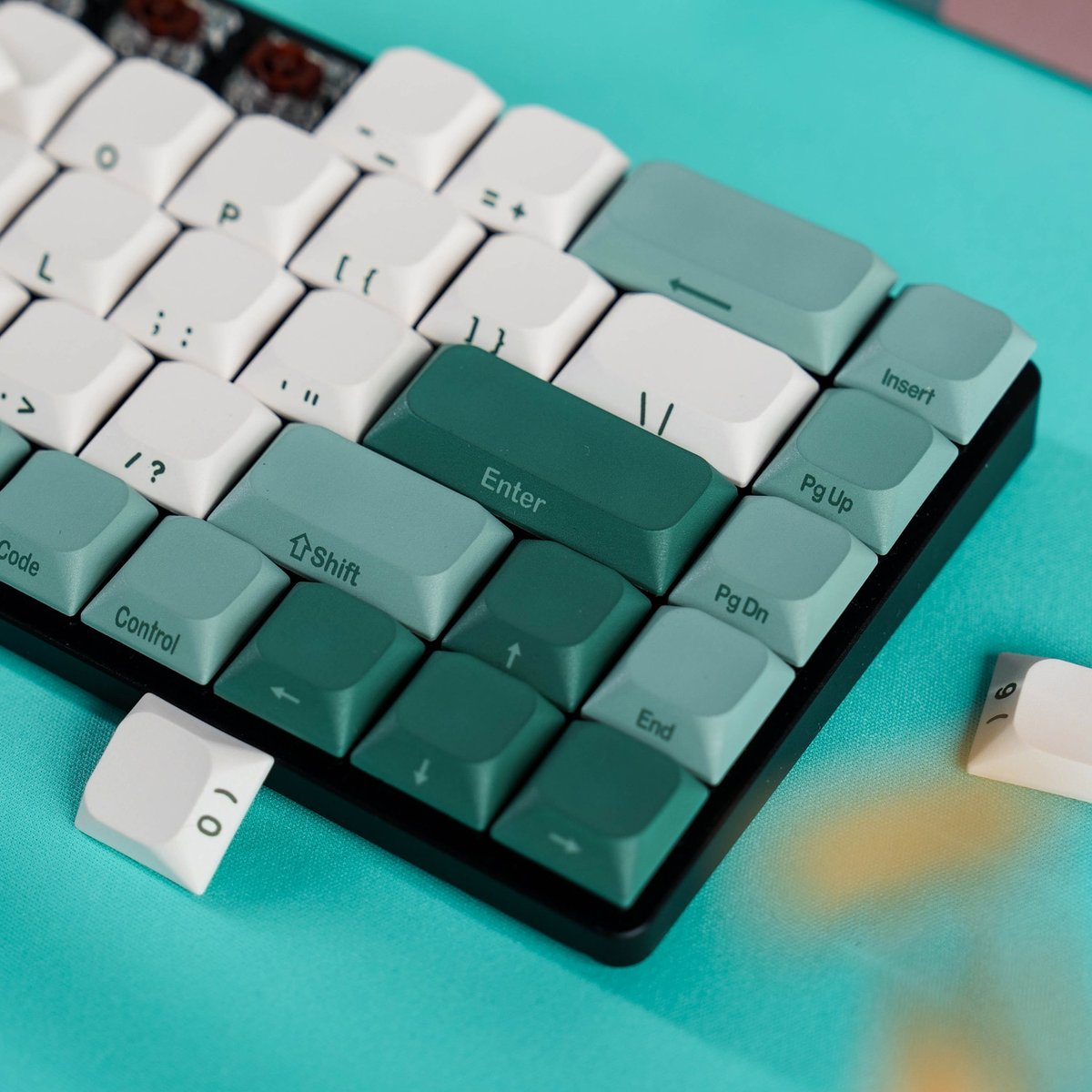 GATERONOfficial's tweet photo. GATERON Low Profile Keycaps is coming~ Now available in vibrant Orange and refreshing Green. Choose your vibe and type your story!✨
Check out here👉https://t.co/v9O1kHUaRA
#gateron #keycap #keyboard #desksetup #keycapset #customkeycap #setup #mechkeyboard https://t.co/oA85KvXk5X