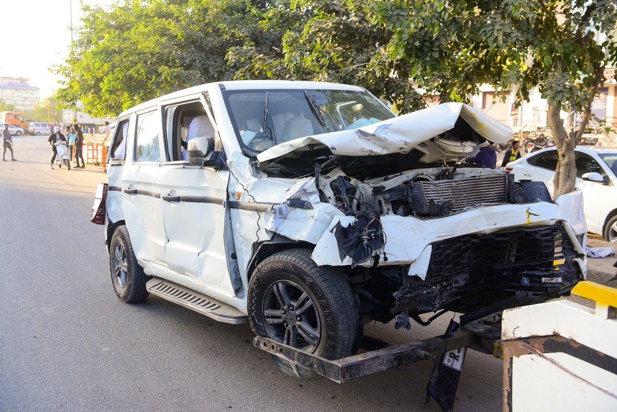 timesofindia's tweet photo. ASI dies, six hurt after car collides with Rajasthan CM #BhajanlalSharma's convoy in #Jaipur 

Read here 🔗 https://t.co/cESQOF4guV https://t.co/4OI3XeF5Cl