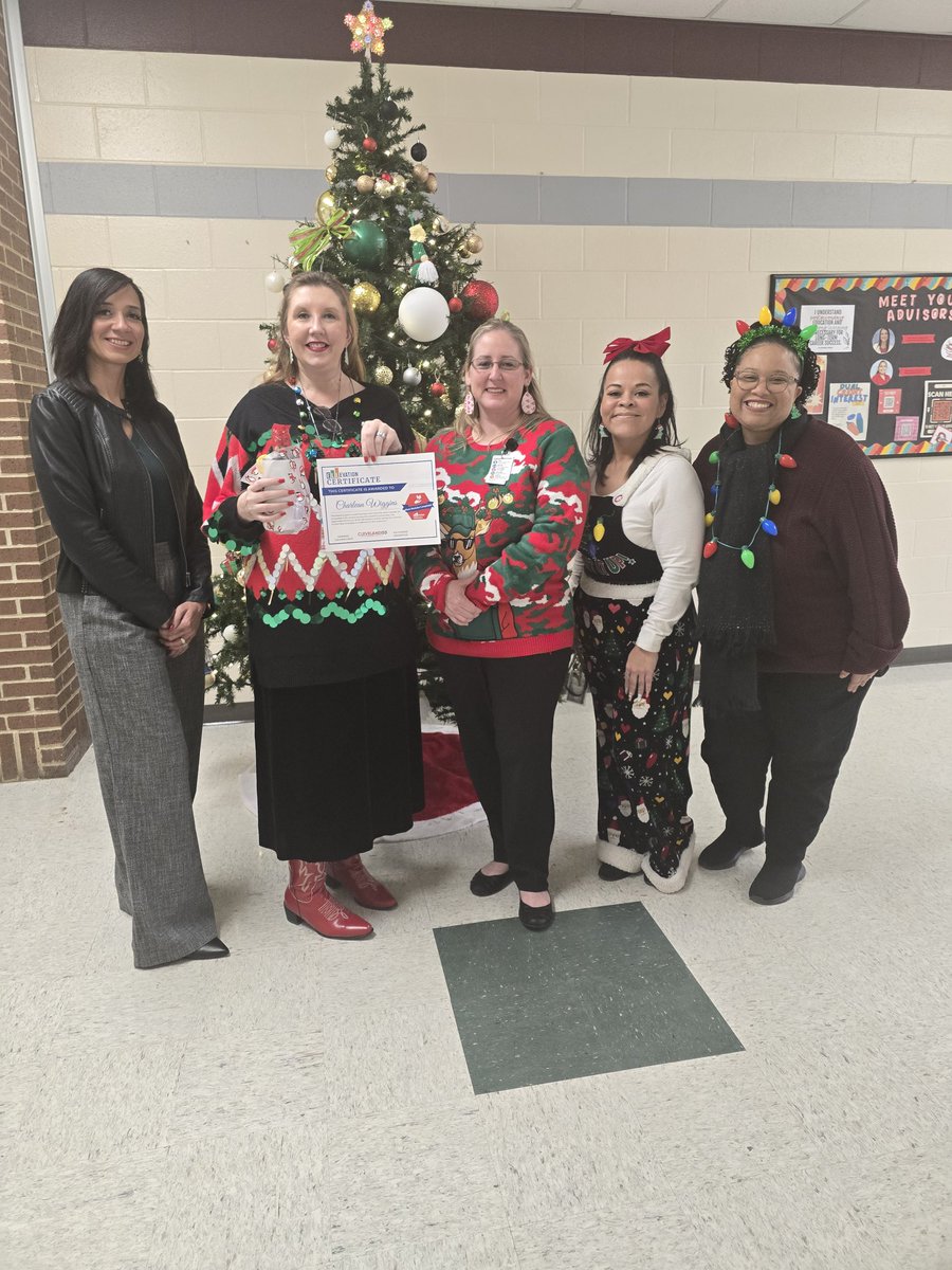 BrandiSmith_edu's tweet photo. I am so proud of our @CISD_C9 staff! Shout out to Mrs. Wiggins! Get it! Our effort to support EB students is relentless. We put in the work!💪 Here we go again with our happy celebration dance. Our dance party keeps getting bigger! #BulidingExcellence #TheClevelandWay #BEC9 https://t.co/oSi0vbK4vE