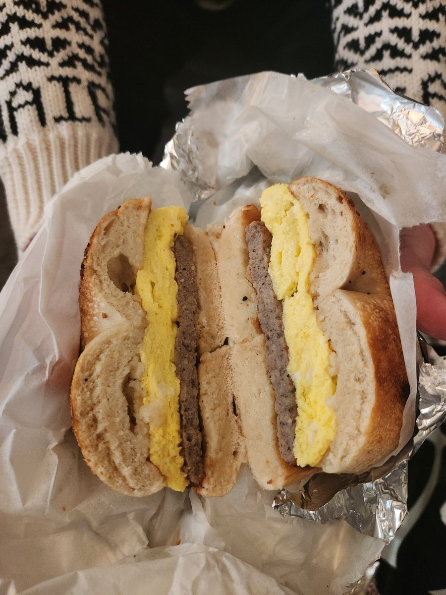 DC_Sandwich's tweet photo. So's Your Mom, Kalorama

Jake (Turkey Sausage): 7.4/10
Julia (Turkey Avo): 8.9/10
Andres (Turkey Avo): 9.3/10
Dan (BEC): 9/10 https://t.co/LxXsUbIOdo