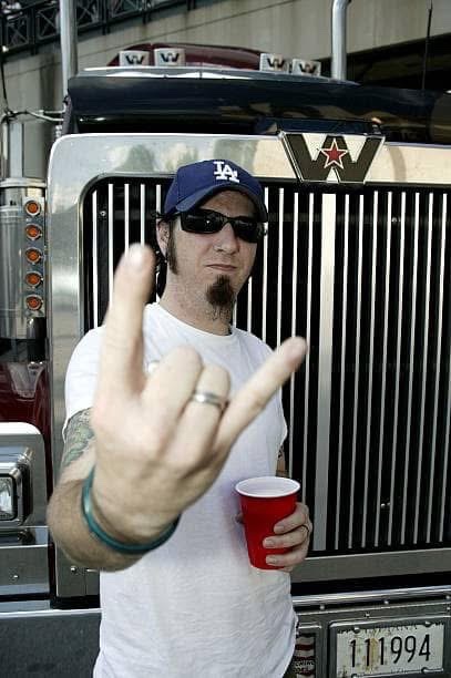 daily Mudvayne tweet media
