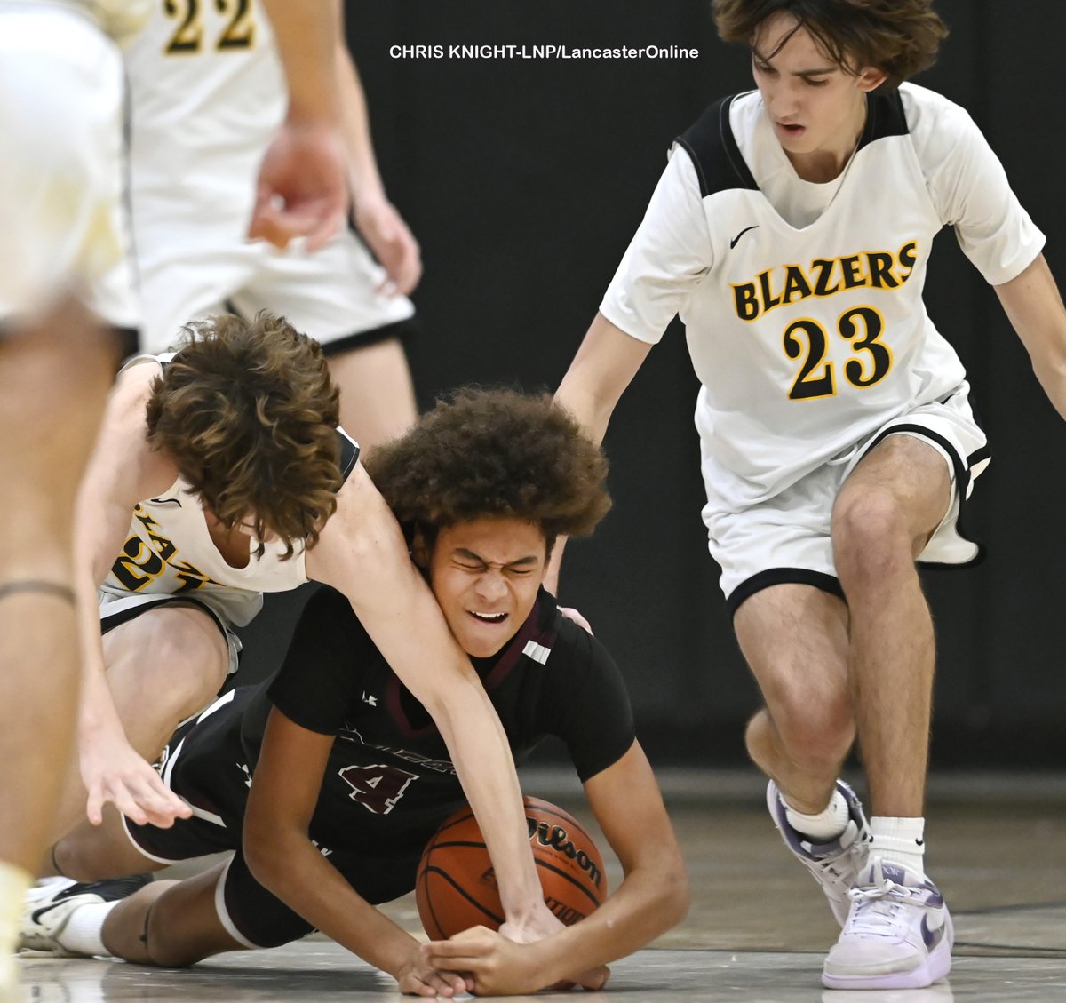 phojoknight's tweet photo. Lancaster Mennonite leads from start to finish as they take down Lancaster Country Day 61-48 in L-L League section 4 hoops Wednesday night on Lincoln Hwy East @LancasterSports @LancasterOnline @JasonGuarente @LMHBlazersbball @LancasterMenno @LCDSsports 📸 https://t.co/IkjC8K2UZu https://t.co/GCimhPyyFq