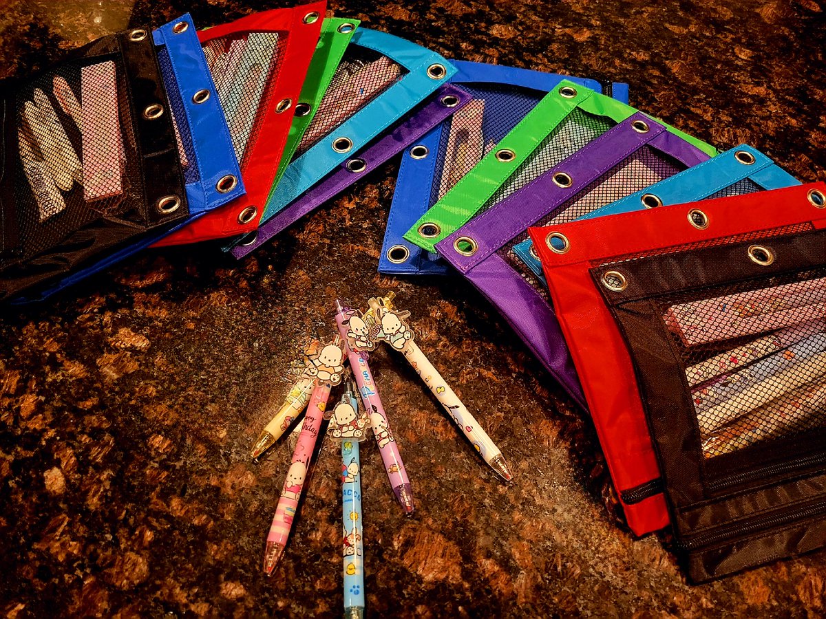 I want to say a big thank you and love to a dear friend of mine, Susan. For sending these pencil bags for the 12 girls. They're gonna feel so blessed and know that someone out there is thinking of them. 
 🎒🎄💙 Girls group Home Christmas 🤗