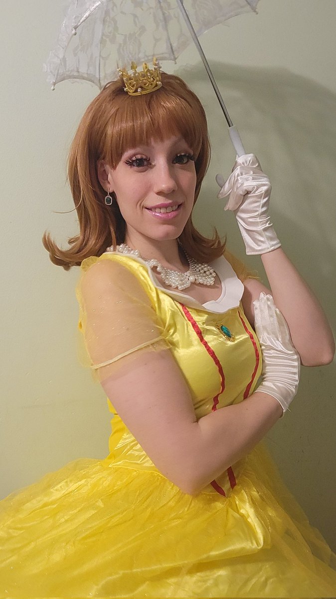 roleplaywithme0's tweet photo. Daisy Cosplay💛 #nofilter #daisy #luigi #mariokart #cosplay #cosplayer #daisycosplay https://t.co/kJ6TA2qe22