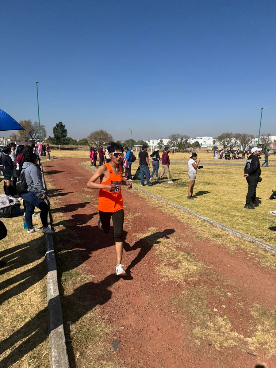 Conalep_Tilapa's tweet photo. Felicitamos a nuestros campeones estatales que nos representaron en el torneo  "Lobos en Acción" en donde se obtuvo, Viridiana Guzmán el 3er. lugar en la rama atletismo femenil y Emanuel Morales 5o. lugar en la rama atletismo varonil. 
Orgullosos de ustedes.
@Conalep_Edomex https://t.co/lTdgsfkOhR