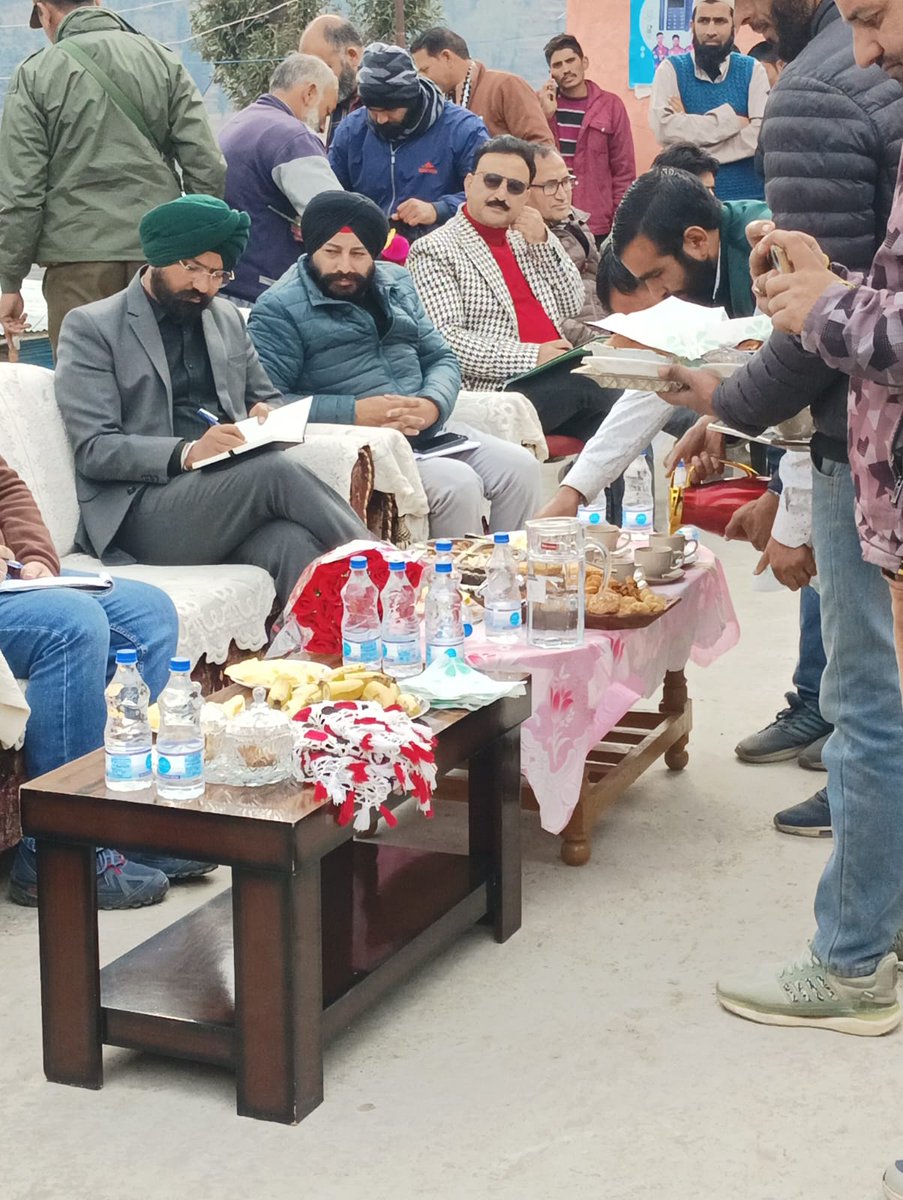BdoMarmat's tweet photo. Block Diwas Program was organised at Pyt Bari, Block Marmat.
The program was presided by the worthy DC Sh. Harvinder Singh sir. All district/Sector officers were also present. 
People from different pyts were also present. @dcdodaofficial @harvinder_ias @CentreDoda https://t.co/iyKCS5isWP