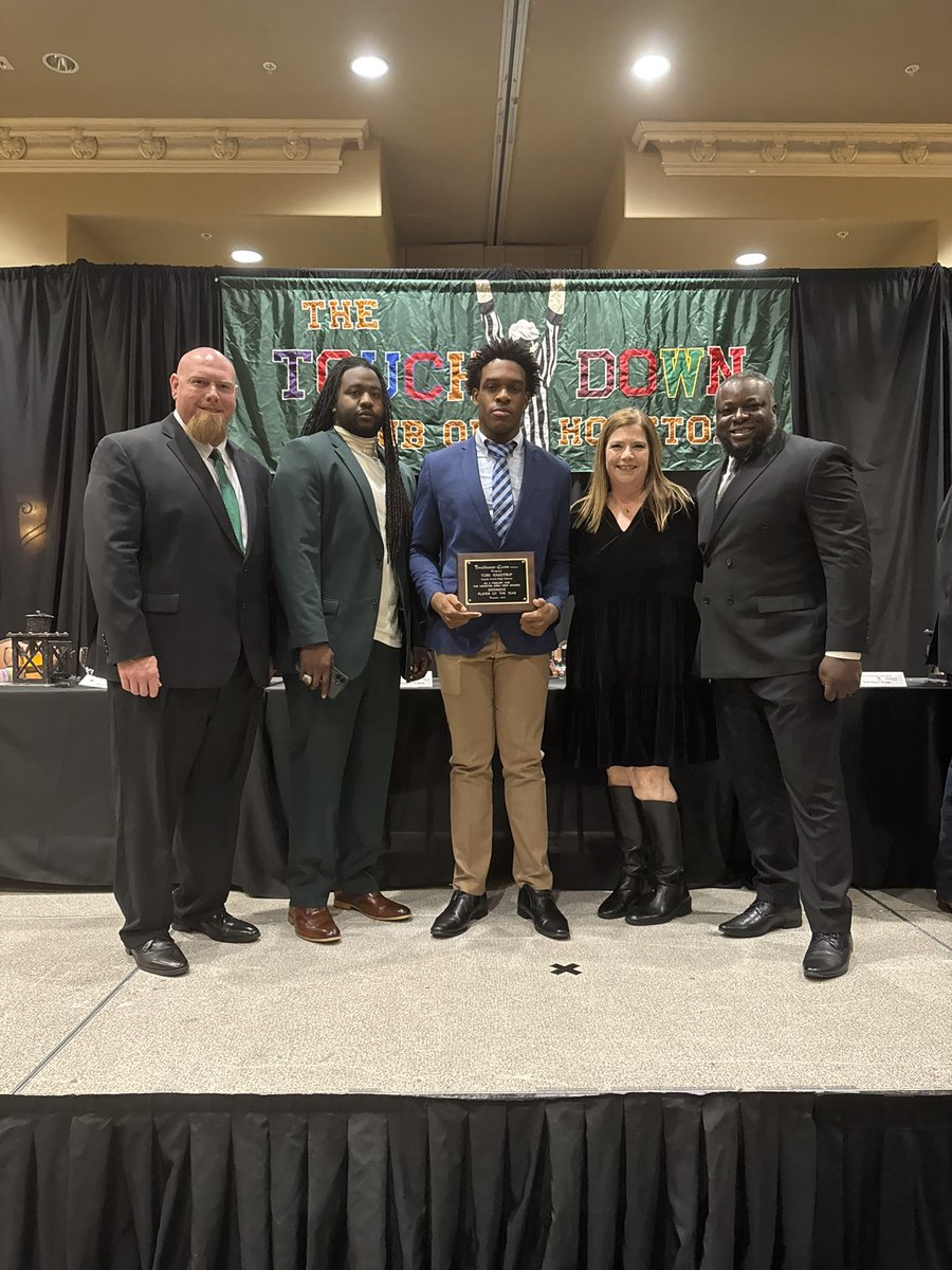 Lizzie Herring (@lherring_mchs) on Twitter photo Great night at the Touchdown Club of Houston awards dinner celebrating <a href="/UpnextTH/">Tobi Haastrup 4⭐️</a> as a finalist for Defensive Player of the Year! #PROUDPrincipal 💚 Great night at the Touchdown Club of Houston awards dinner celebrating <a href="/UpnextTH/">Tobi Haastrup 4⭐️</a> as a finalist for Defensive Player of the Year! #PROUDPrincipal 💚