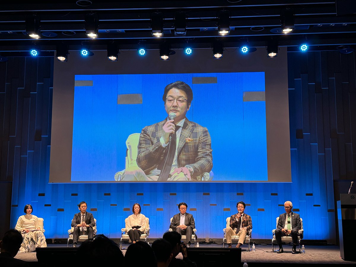 medpeer_post's tweet image. 📢#HealthtechSummit 2024開催中！📢
午後1番目のセッションは
『A Decade Fighters
10年の進歩を支えたスタープレイヤーたち』

#メドピア 代表の石見さん、理事の横田さん登壇！
#ヘルステック 業界を10年以上支えてきた登壇者たちが
業界の移り変わりや現在地、これからの未来を議論します