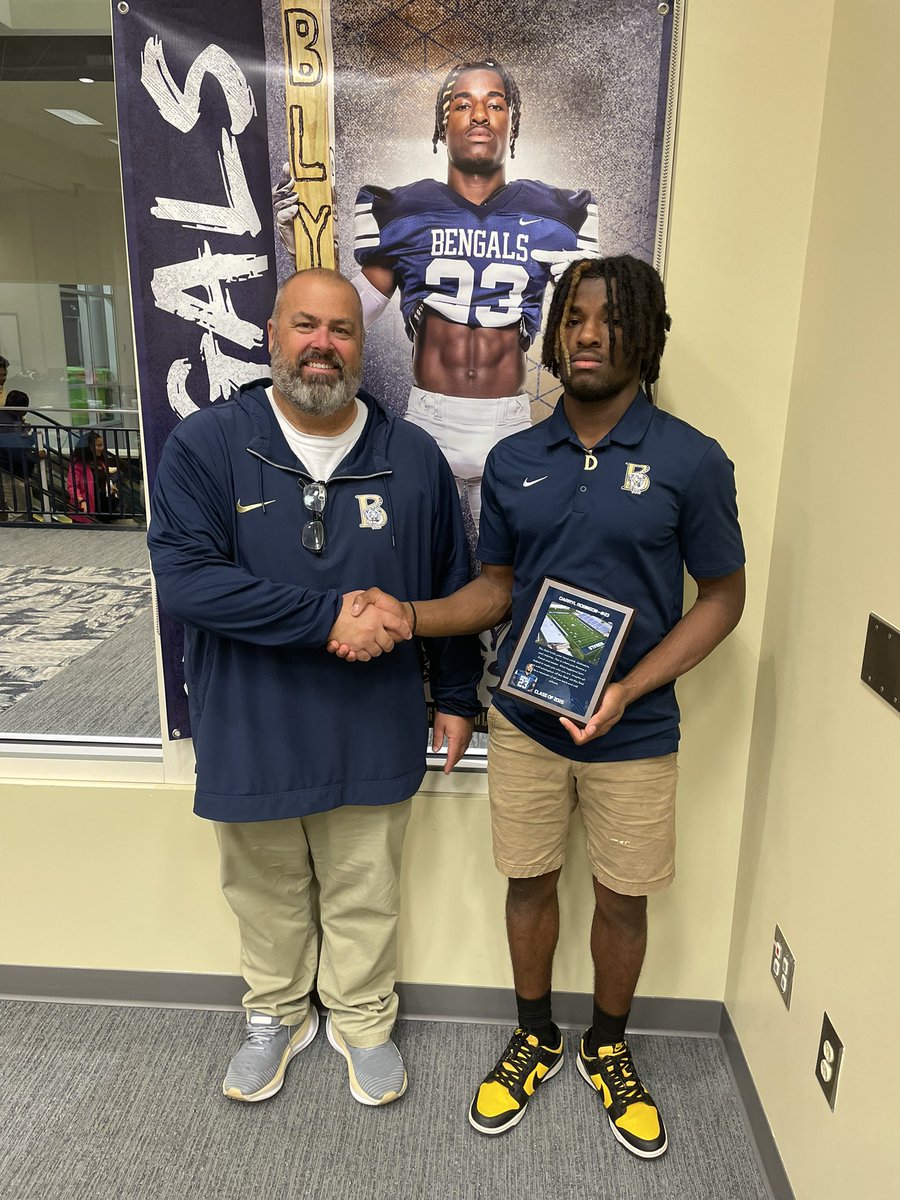 Thanks for this wonderful opportunity !!@JMMartin59 <a href="/CoachHall_1992/">Coach Frankie Hall</a> <a href="/BHSBengalFB/">Blythewood Football</a>