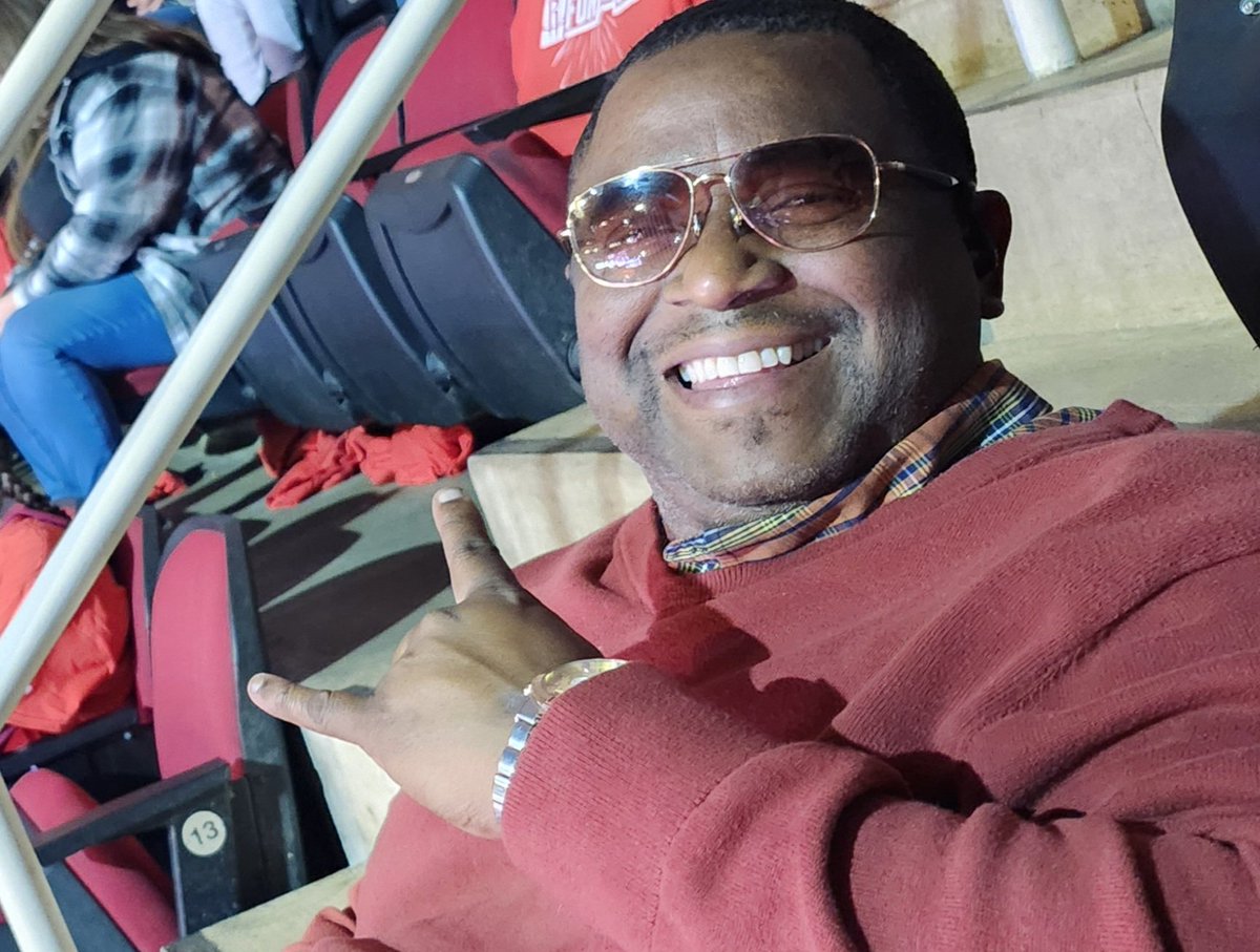 MrWhiteEDU23's tweet photo. Thank You H-Town!!! Great Birthday Gift!!! NBA CUP!! Go Rockets #houstonrockets #this4htown #Frankwhite #Shrimpandwomen #birthday https://t.co/KUsLA8ZA8q