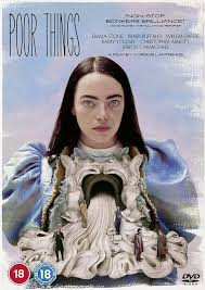 merlinpapin3's tweet photo. .@FredOL69007 .@tbarnaud #MerlinAwards2024 Voici Mon TOP30 des #MeilleursFilms vus en 2024
19 – #PoorThings de Yorgos Lanthimos (2023) avec Emma Stone Margaret Qualley Willem Dafoe Mark Ruffalo Laurent Borel Ramy Youssef
Bella est une jeune femme ramenée à la vie par le brillant et peu orthodoxe Dr Godwin Baxter. Sous sa protection, elle a soif d'apprendre. Avide de découvrir le monde dont elle ignore tout, elle s'enfuit avec Duncan Wedderburn, un avocat habile et débauché, et embarque pour une odyssée étourdissante à travers les continents. Imperméable aux préjugés de son époque, Bella est résolu à ne rien céder sur les principes d'égalité et de libération.
