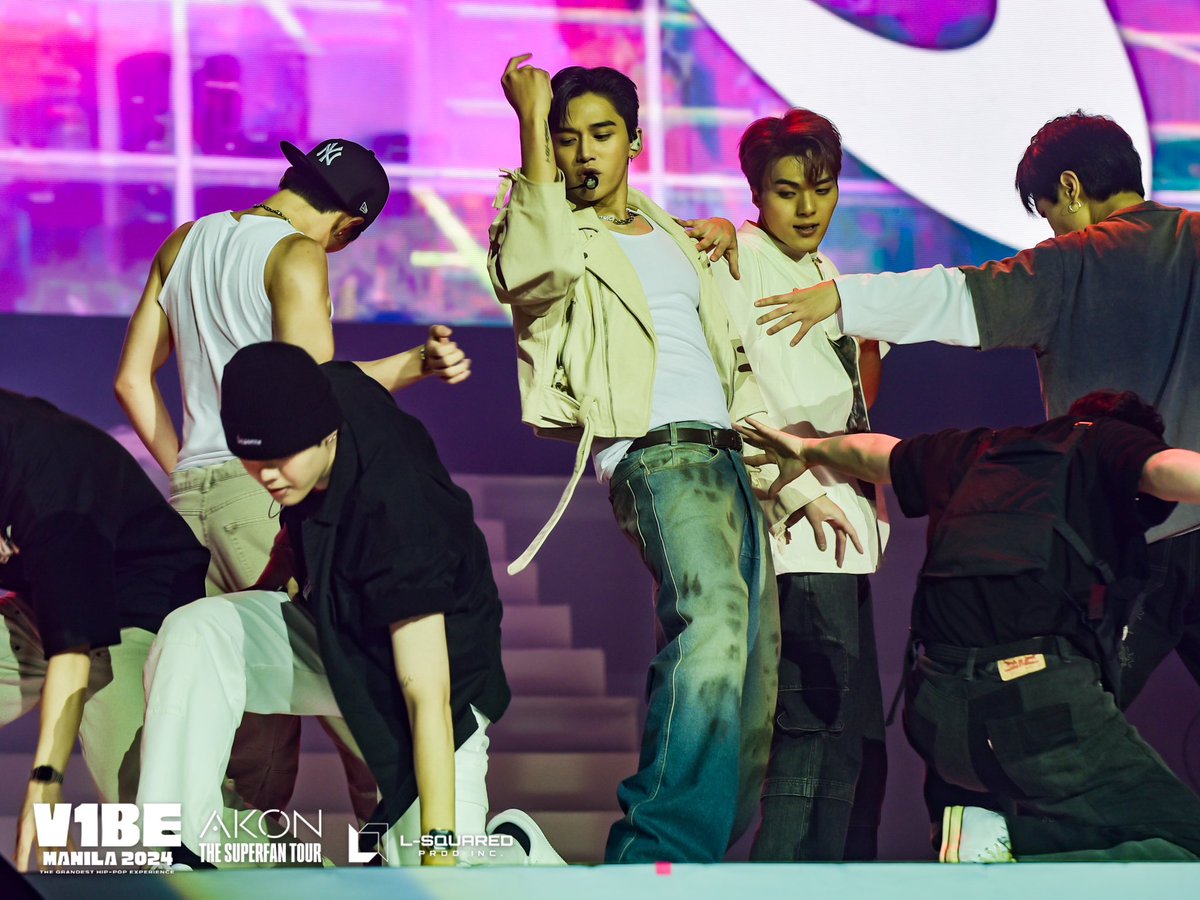 LSquaredProdPH's tweet photo. LUCAS brought the V1BE for ROUND 2, and MANILA was READY! 🦁🌟 
Twice the energy, twice the magic! 🔥

Swipe through and relive the hype that had us all on our feet! 🙌🎶

#LSquaredProdPH
#GrandestHipPopExperience https://t.co/Zhm6t0imkU