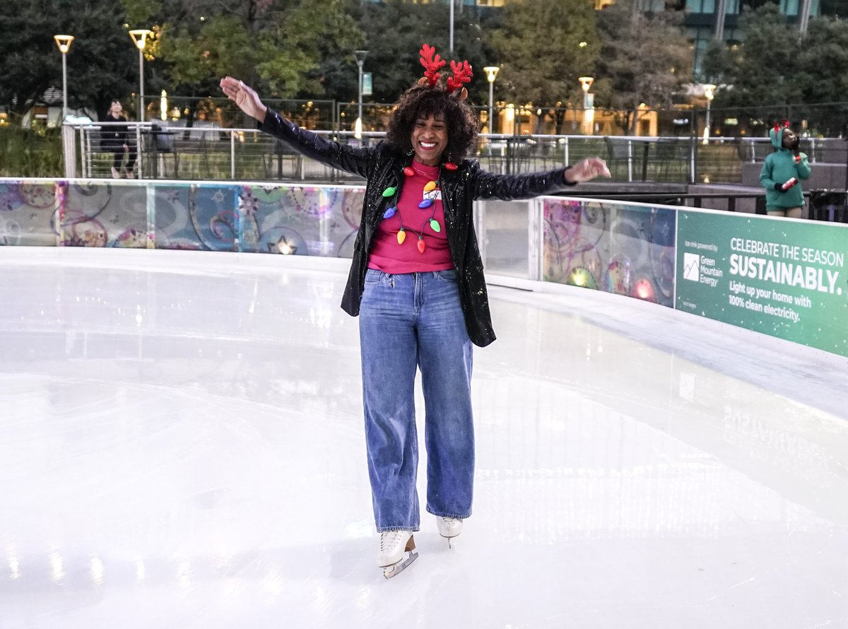 joysewing's tweet photo. Last night's 9th annual Year of Joy Holiday Ice Skating Party  at @DiscoveryGreen : 
200 children
50 volunteers 
3 ice-skating performers 
1 ballerina  
Miss Houston Pageant winners 
A Congressional proclamation 
Santa Claus 
Too many smiles to count. #yearofjoy https://t.co/YonkP4zjjB