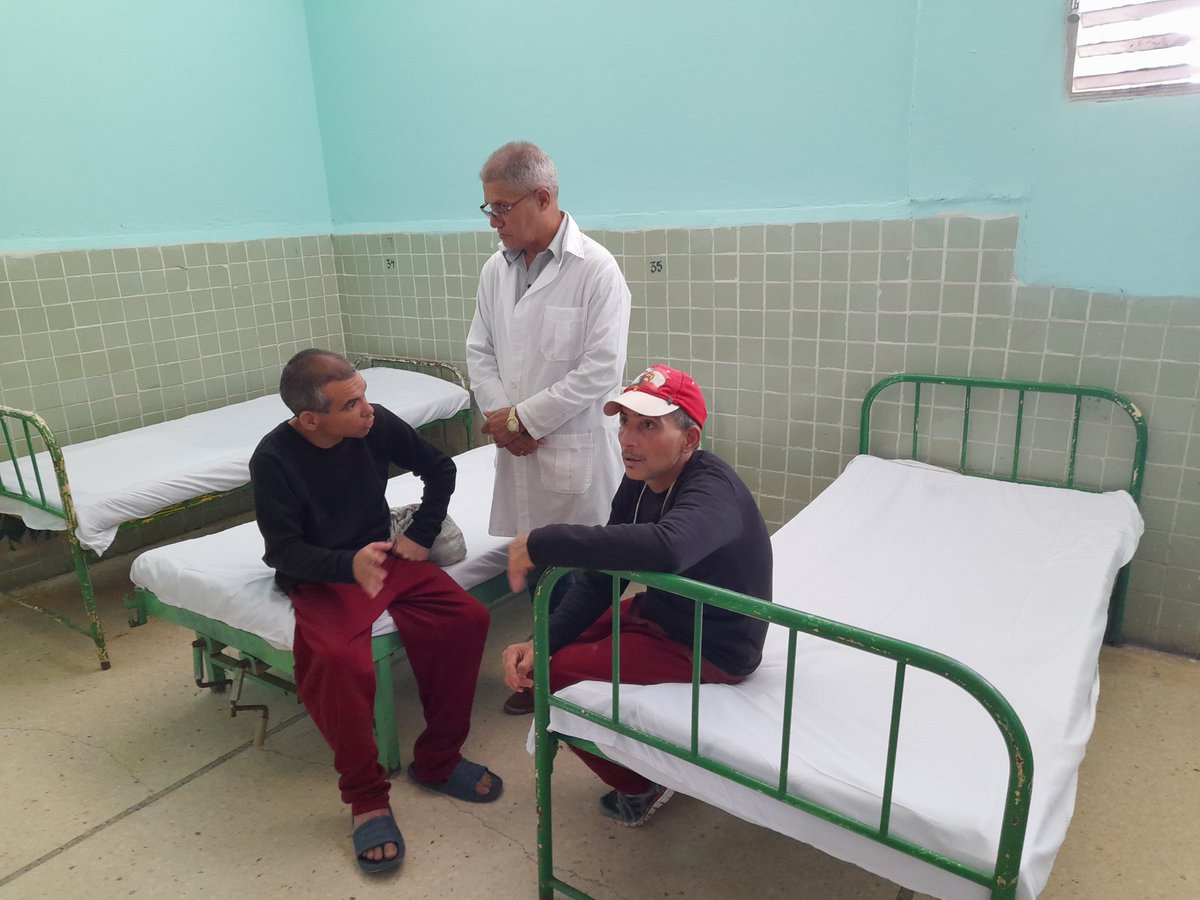 tvcamaguey's tweet photo. ⚕️🏥🩺El Hospital Psiquiátrico Provincial Comandante René Vallejo Ortiz de #Camagüey inauguró la sala para el servicio corte estadía, para la atención de pacientes hombres con crisis por periodos cortos y la rehabilitación.
#CubaEsSalud #CubaPorLaVida https://t.co/pYOUvzKOUq