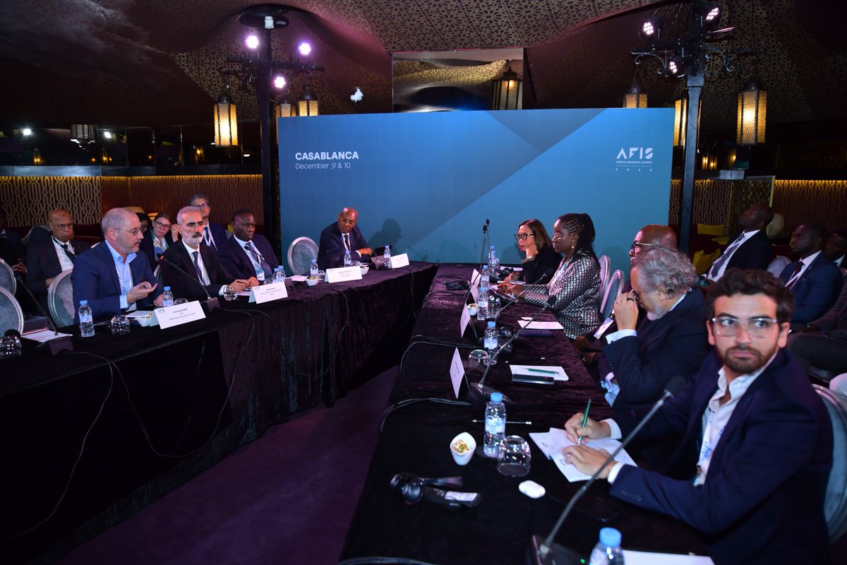 WaveSenegal's tweet image. Sommet de l’Industrie Financière en Afrique 2024 | Wave au cœur des discussions !

Ensemble, nous explorons une ambition panafricaine : l’inter-opérabilité de la monnaie électronique. 💡✨

#Waveko #InnovationFinancière #Afrique #Interopérabilité #kebetu