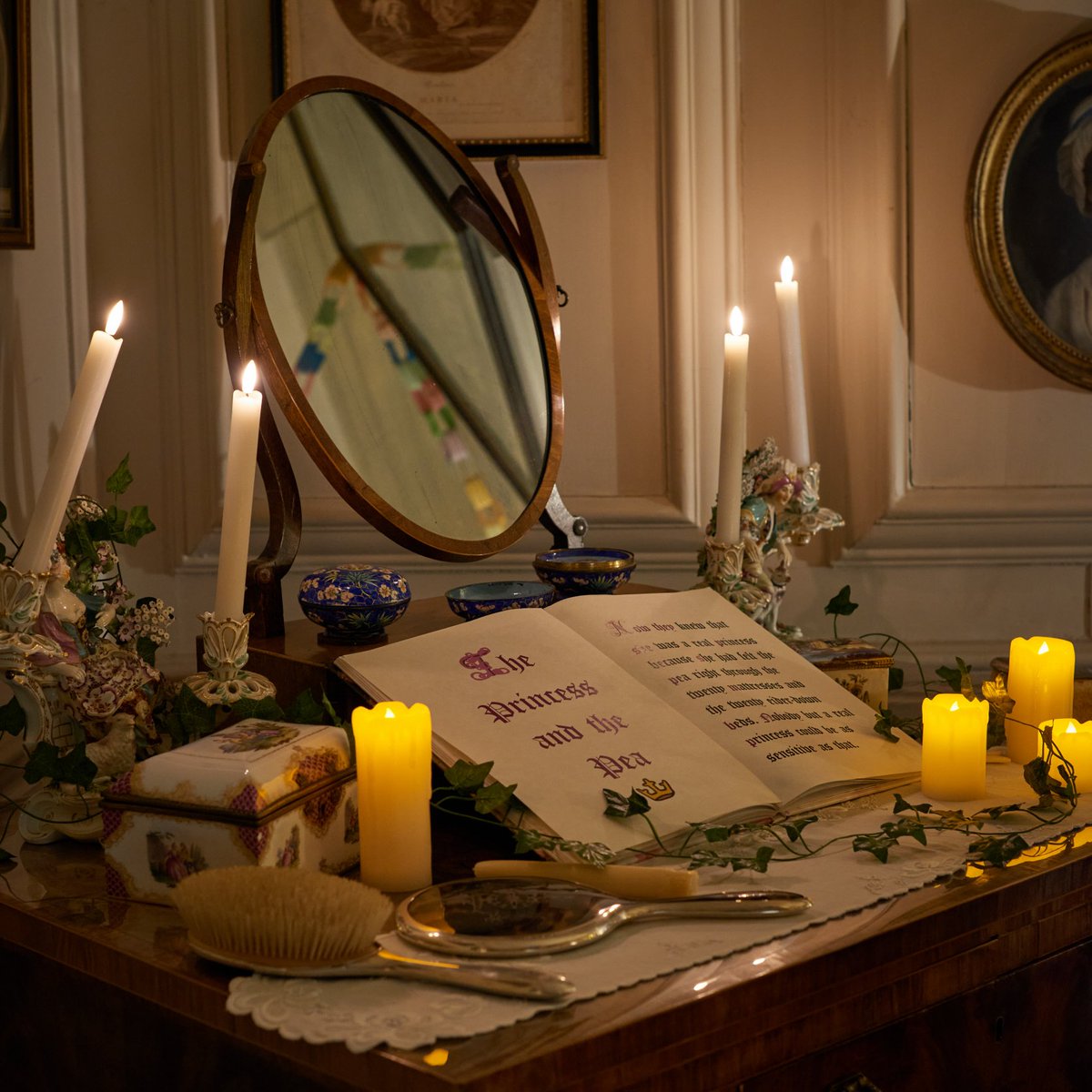 NTSouthWest's tweet photo. A #Fairytale #Christmas awaits you at #MompessonHouse 🧚♂️
Discover your favourite fairytales brought to life. Follow Hansel’s trail, step into The Little Mermaid’s underwater world, and dance at Cinderella’s ball.
Open 14-17 & 20-23 Dec, 11am-3.30pm. https://t.co/OqjPSRPPFZ https://t.co/MOxueyGadv