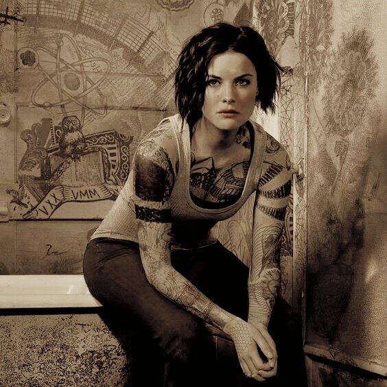 rimalsahr's tweet image. ⠀
⠀⠀⠀ 
          𝒯he sand is a reminder of
                         the 𝑝𝑜𝑤𝑒𝑟 of the 𝔰𝔞𝔫𝔡𝔰𝔱𝔬𝔯𝔪.

                    𝕸𝗔𝗥𝗔 𝕯𝗥𝗔𝗚𝗔𝗡.

⠀