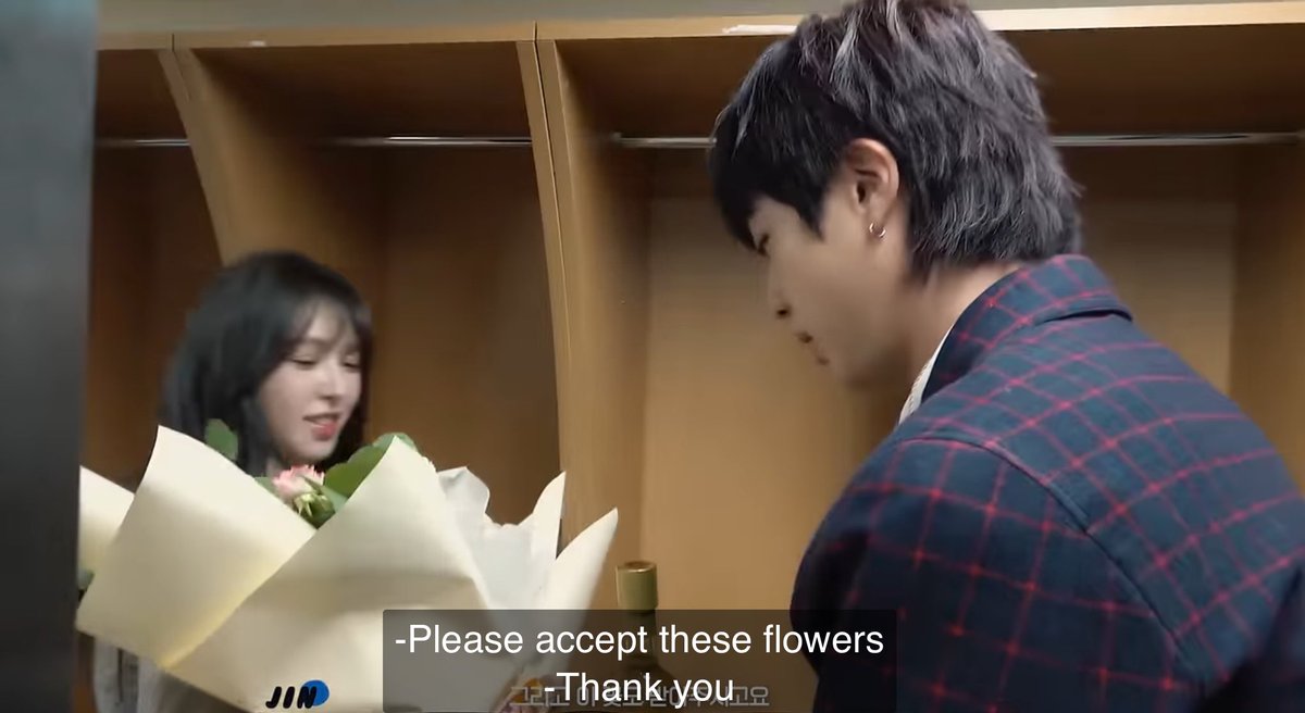 jin gave wendy a flower and wendy gave him her fave bread to share with his crew 🥹⭐️🥹⭐️🥹⭐️🥹⭐️🥹⭐️🥹⭐️
