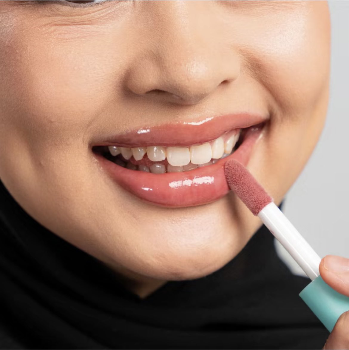 shopwithflorie's tweet photo. shout to all the lip gloss lover 🌟🌟🌟

sumpah velvet vanity punya lip glos ni paling on top and buat bibir kita nampak healthy!!! https://t.co/qzRlphnlzx