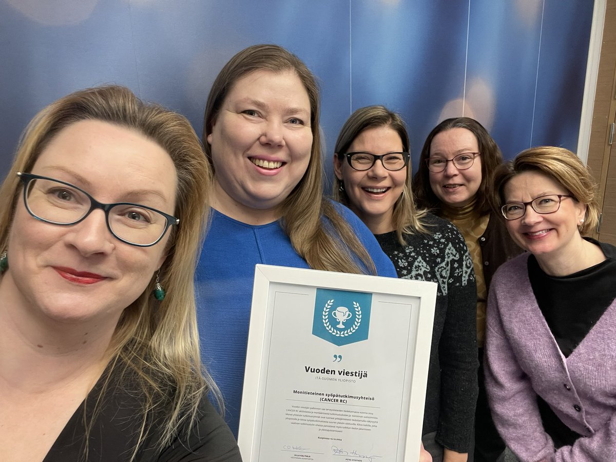 Leena Latonen (@latonenleena) on Twitter photo Tänään vastaanotimme <a href="/UEFcancer/">UEFcancer</a> syöpätutkimusyhteisönä Vuoden viestijä -tunnustuksen Itä-Suomen yliopistolla tehdystä ansiokkaasta viestintätyöstä. Kiitos ja hyvä me!🩷💪 <a href="/UniEastFinland/">University of Eastern Finland</a> #syöpätutkimus <a href="/PasonenSanna/">Sanna Pasonen-Seppänen</a> <a href="/annuskilevonen/">Anna-Liisa Levonen</a> <a href="/kirsiketola/">Kirsi Ketola</a> Tänään vastaanotimme <a href="/UEFcancer/">UEFcancer</a> syöpätutkimusyhteisönä Vuoden viestijä -tunnustuksen Itä-Suomen yliopistolla tehdystä ansiokkaasta viestintätyöstä. Kiitos ja hyvä me!🩷💪 <a href="/UniEastFinland/">University of Eastern Finland</a> #syöpätutkimus <a href="/PasonenSanna/">Sanna Pasonen-Seppänen</a> <a href="/annuskilevonen/">Anna-Liisa Levonen</a> <a href="/kirsiketola/">Kirsi Ketola</a>
