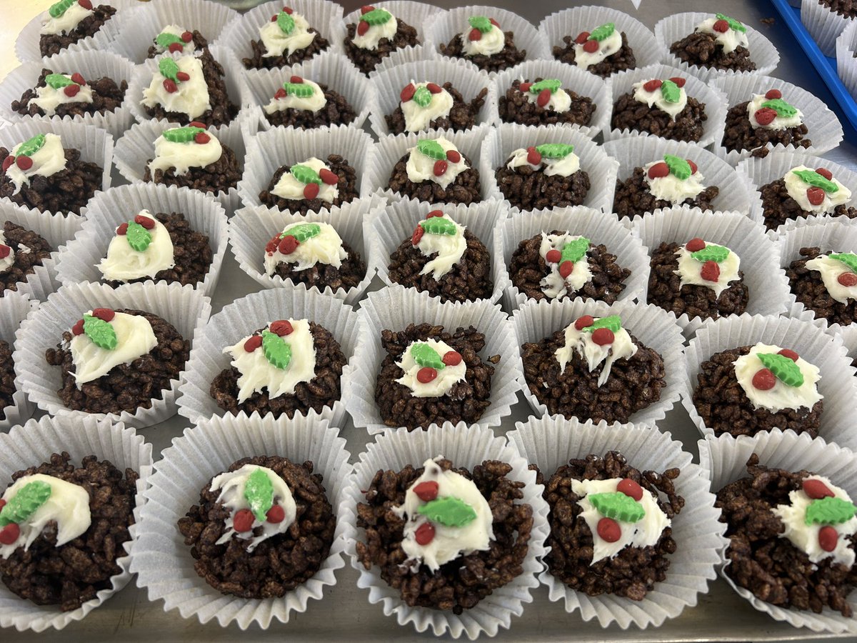 The dining room is looking very festive ready for our Christmas Dinner!