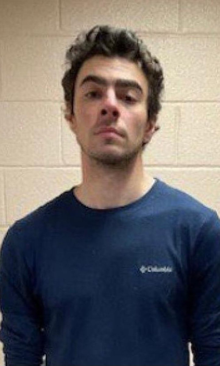 1920s: Sacco 🤝 2020s: Mangione

Like, as immune as I've become to the wiles of cis men, there's just something about an Italian-American guy taking radical action that will always be 😘🤌