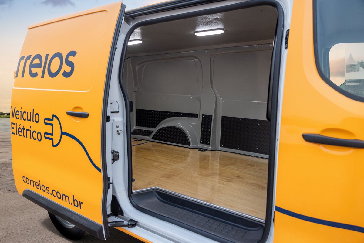.<a href="/Peugeot/">Peugeot</a> is bringing zero emission last-kilometre postal delivery to multiple states across Brazil! The Brazilian national postal service, <a href="/correiosBR/">Correios</a> , have just taken delivery of 50 customised electric #PeugeotEExpert, creating their largest fleet to date of electric delivery