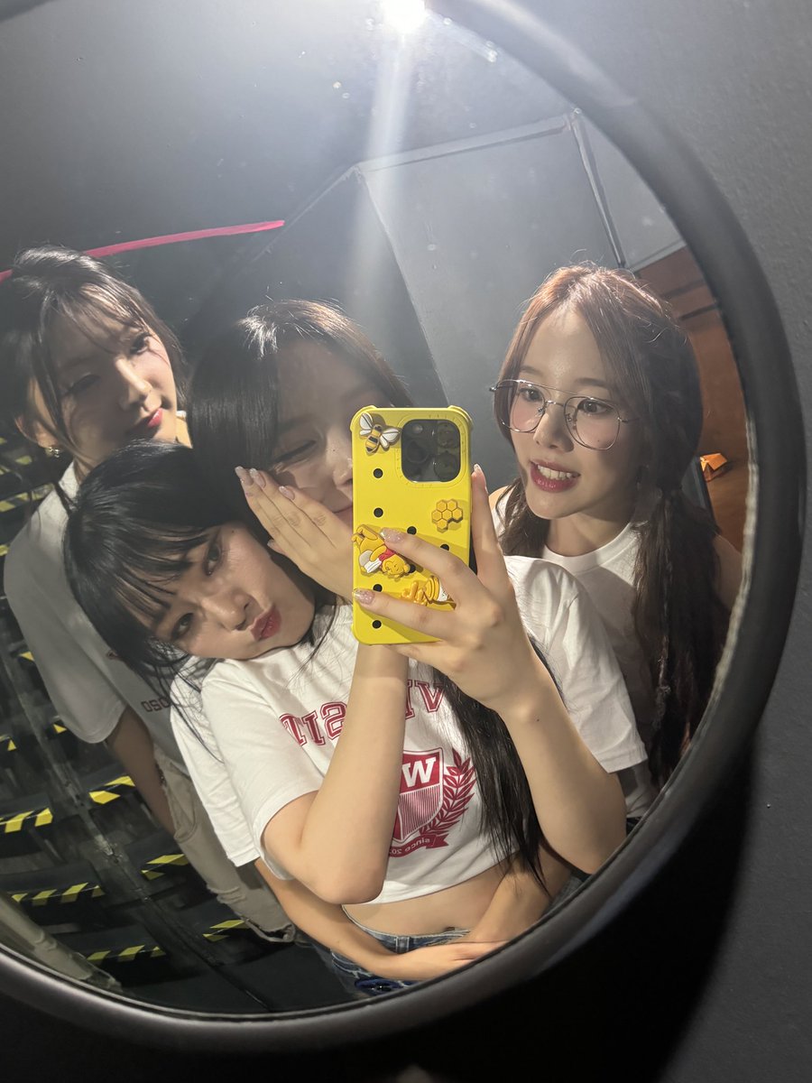 by_Weeekly's tweet photo. [#이재희] 
뚜뚜뚜뚜 생축 ! 뚜뚜뚜뚜 뚜멘🙏🏻💥💖

#Weeekly #위클리
#LeeJaehee
#이수진 #LeeSoojin
#먼데이 #Monday
#박소은 #ParkSoeun https://t.co/ZI3tVSgXSy