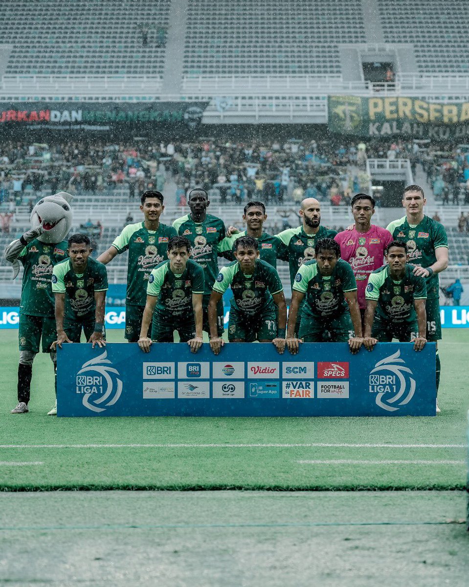 Munster_Coach's tweet photo. TOGETHER ☘️🐊💚
We keep going 📈 https://t.co/cVADM2ne7z