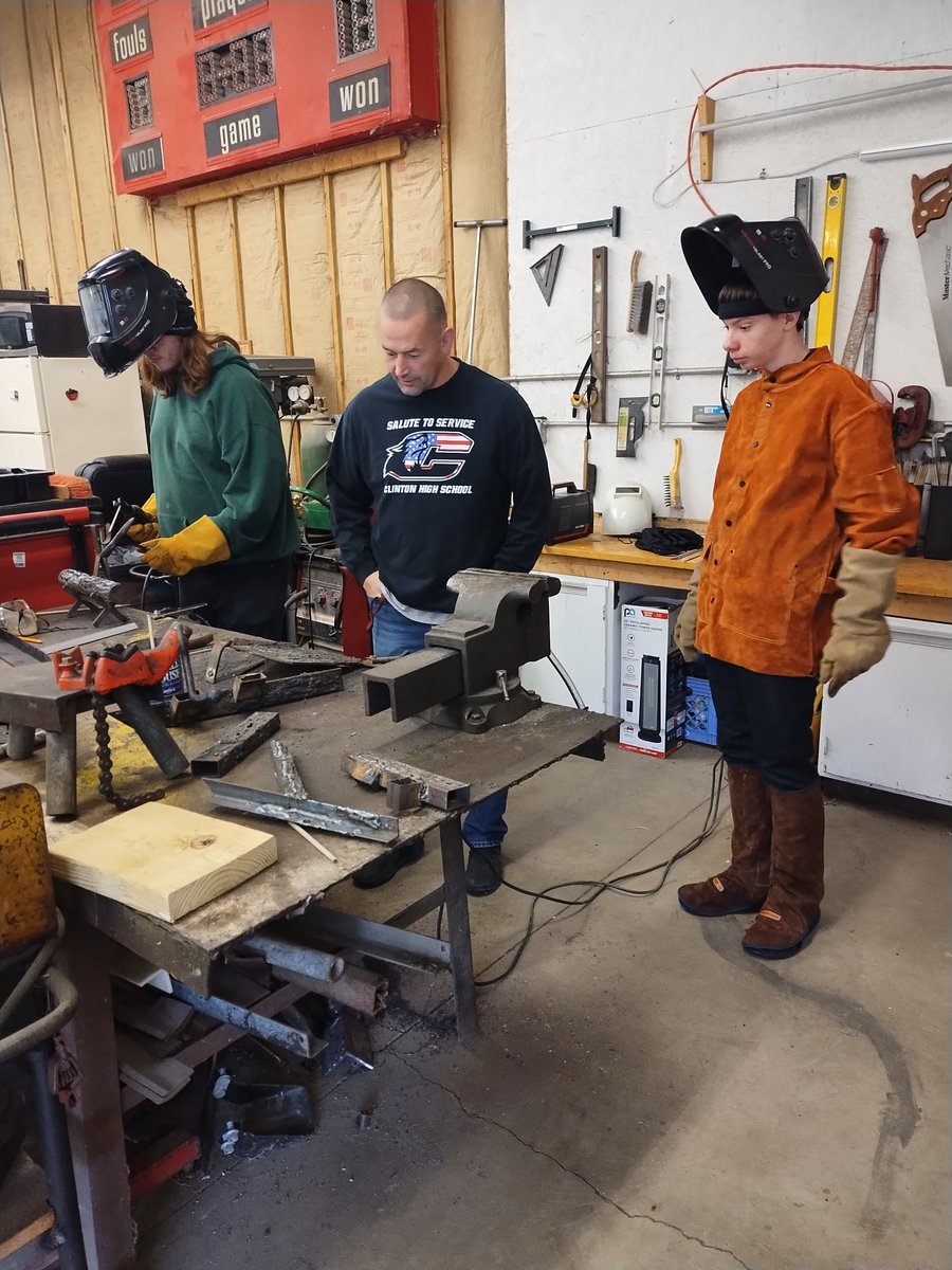 Clinton STEM tweet media