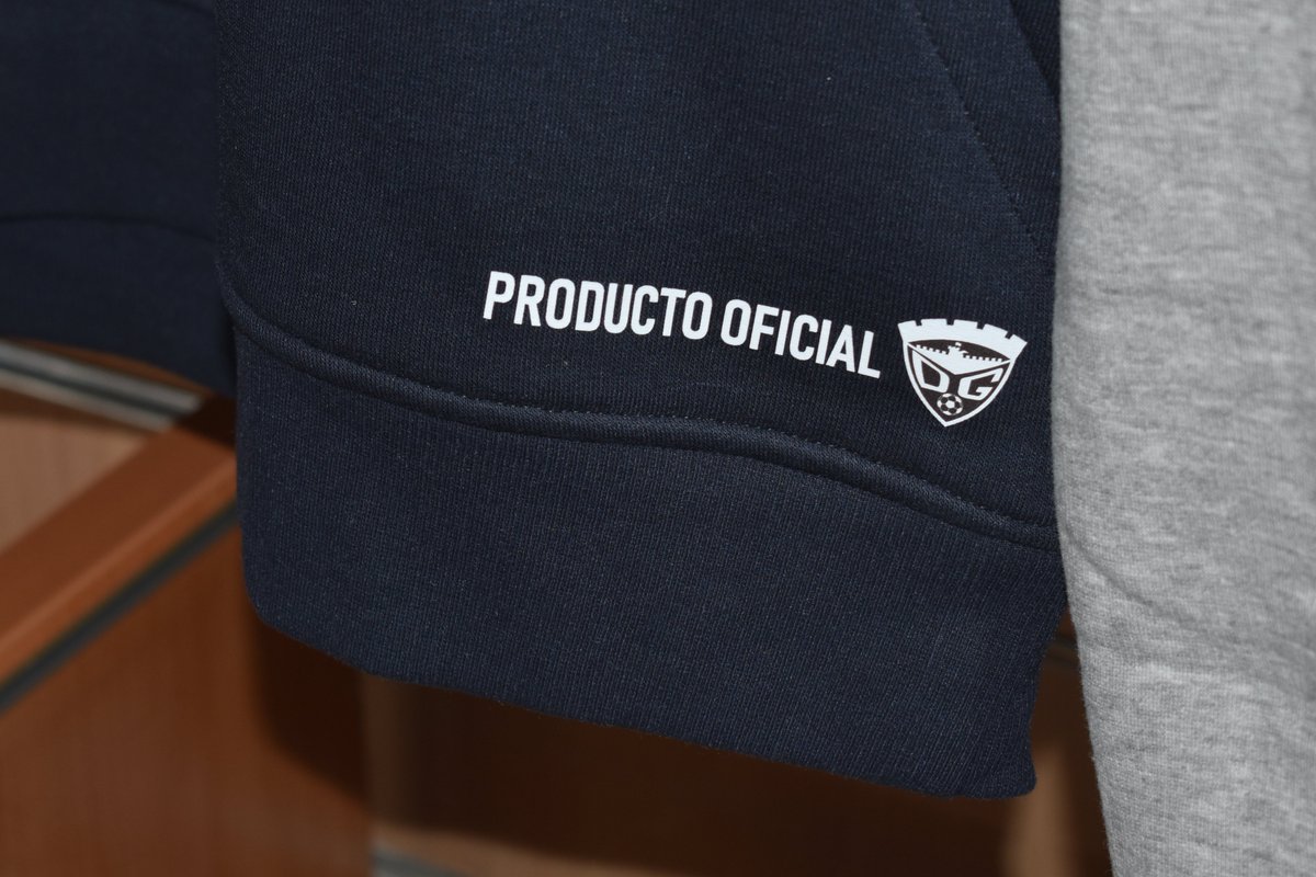 deporguada's tweet photo. Seguimos creciendo y seguimos mejorando ⭐️

Nace la ropa de marca 💎CDG1947💎. 

🧥Empezamos con la venta de sudaderas unisex en dos modelos diferentes, en persona quedan espectacular.

▶️Tallas desde XS hasta XXL.

Unidades limitadas y sin venta online para ver la aceptación entre la masa social y si hay más demanda, habrá más variedad en el futuro.

💪Se trabaja en más artículos (camisetas, gorros, bufandas..) pero con la paciencia que requiere un esfuerzo de este tipo.

💵35€ abonados
💷 40€ no abonado

🎄¡Estas Navidades regala DÉPOR también en forma de ropa! Así ayudarás al club en seguir creciendo en un aspecto que tiene mucho margen de mejora.