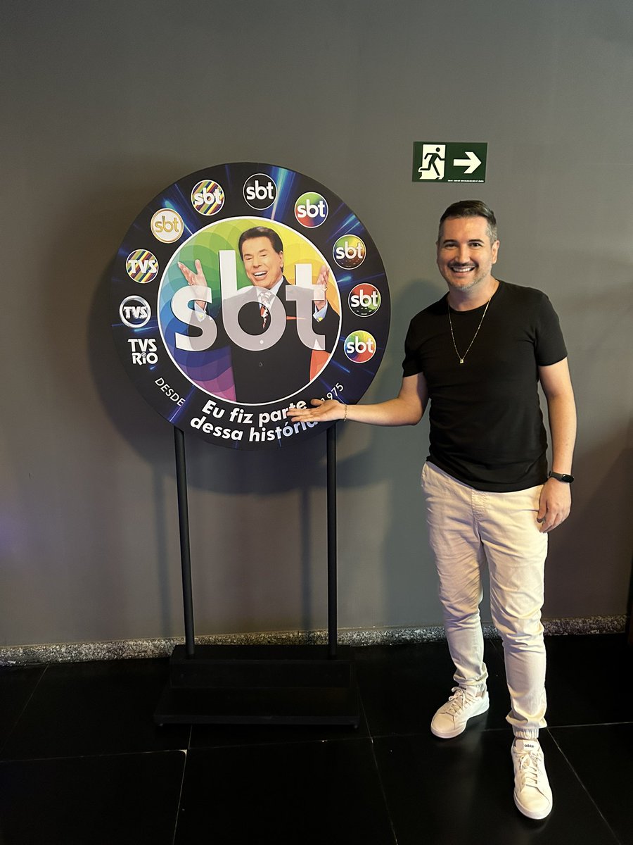 rodrigoceribeli's tweet image. Hoje (12), Silvio Santos faria 94 anos🖤
Confira algumas fotos do museu no SBT, com algumas peças originais do apresentador.

ETERNO! Silvio Santos!
#silviosantos #SBT