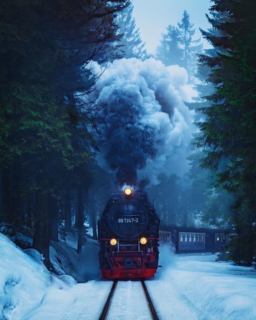 earthcurated's tweet photo. Polar express, Germany ❄️ https://t.co/0T8b1X99Ka