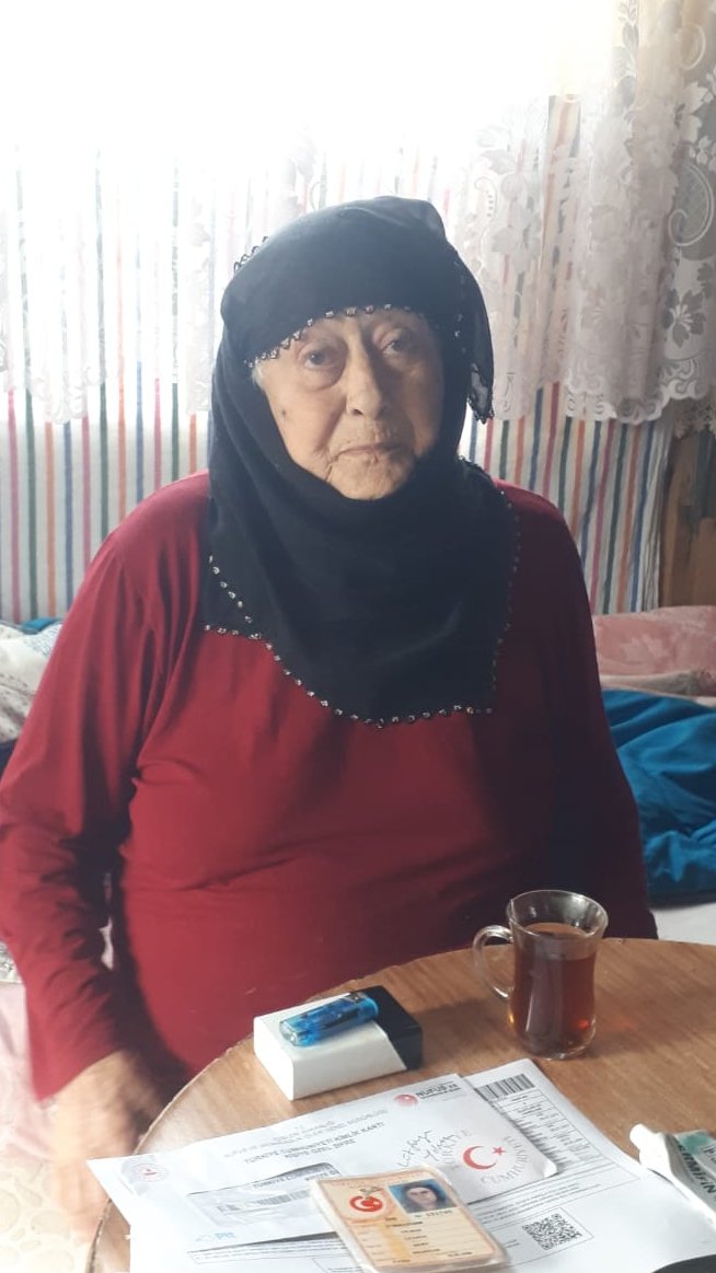 Çatalpınar İlçe Nüfus Müdürlüğü (@catalpinarnufus) on Twitter photo #AdresteNüfusHizmeti kapsamında Şirinköy Mahallemizde ikamet eden Yılmaz ailesini ziyaret ederek kimlik kartı müracaatlarını aldık.🇹🇷🇹🇷
<a href="/Ademsimsek3429/">Adem ŞİMŞEK</a>
<a href="/YusufMercan5228/">Yusuf MERCAN</a>
<a href="/catalpinarresmi/">Çatalpınar Kaymakamlığı</a>
<a href="/TCNufus/">Nüfus ve Vatandaşlık İşleri Genel Müdürlüğü</a> #AdresteNüfusHizmeti kapsamında Şirinköy Mahallemizde ikamet eden Yılmaz ailesini ziyaret ederek kimlik kartı müracaatlarını aldık.🇹🇷🇹🇷
<a href="/Ademsimsek3429/">Adem ŞİMŞEK</a>
<a href="/YusufMercan5228/">Yusuf MERCAN</a>
<a href="/catalpinarresmi/">Çatalpınar Kaymakamlığı</a>
<a href="/TCNufus/">Nüfus ve Vatandaşlık İşleri Genel Müdürlüğü</a>