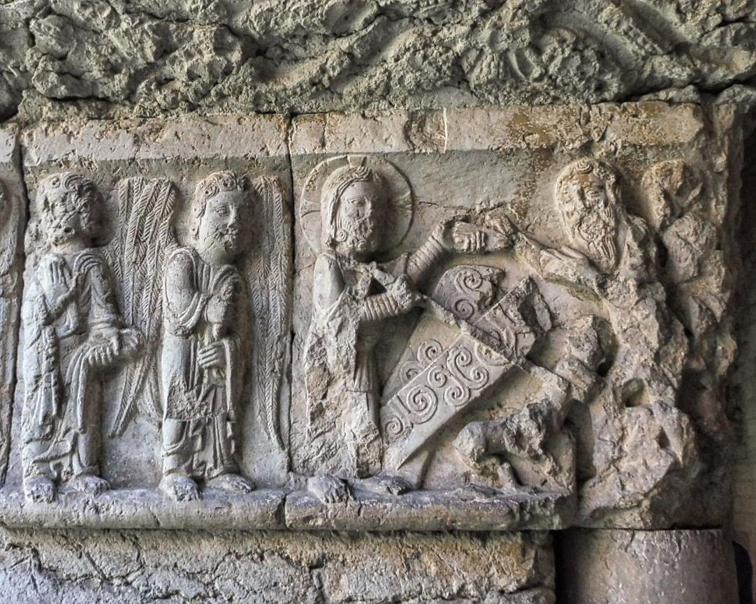 RomanicoEspana's tweet photo. Anástasis o Descenso de Cristo a los Infiernos para liberar a los justos: tema recurrente en la iconografía bizantina, no tanto en la románica, aunque alguna hay:
-Pila de Calahorra de Boedo (Palencia)
-Cámara Santa (Oviedo)
-Armentia (Vitoria)
-Catedral de Girona
#JuevesDePilas https://t.co/tecZyA7mEI