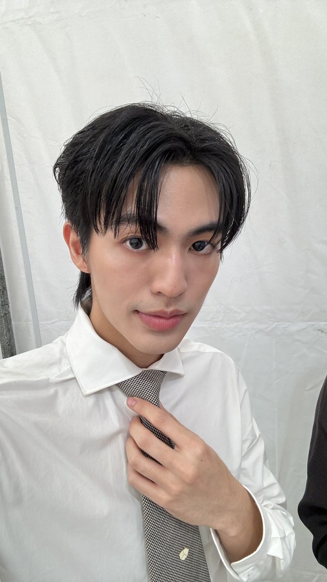 bbenlk's tweet photo. เจอกันนะคับ เดี๋ยวผมหยิบสูทแป๊ปสส

Mono Original x Ben
#MonoOpenHouse2025 https://t.co/ERVFfbOTUj